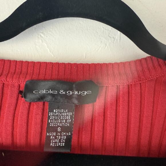 Cable & Gauge Sweater Y2k Fitted Small Red Ribbed Button Ruffle Silk Blend Top - Picture 4 of 7